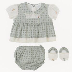 Conjunto Floral Verde com Tapa Fralda e Sapatinhos